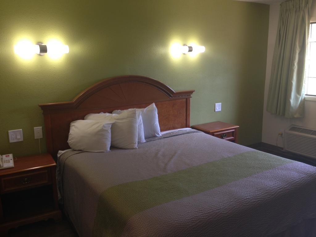 Red Carpet Inn - New Brunswick Dış mekan fotoğraf
